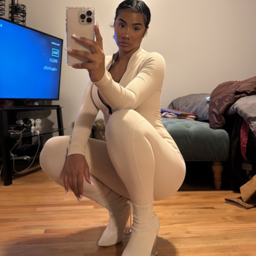 Meet your Posher, Paris